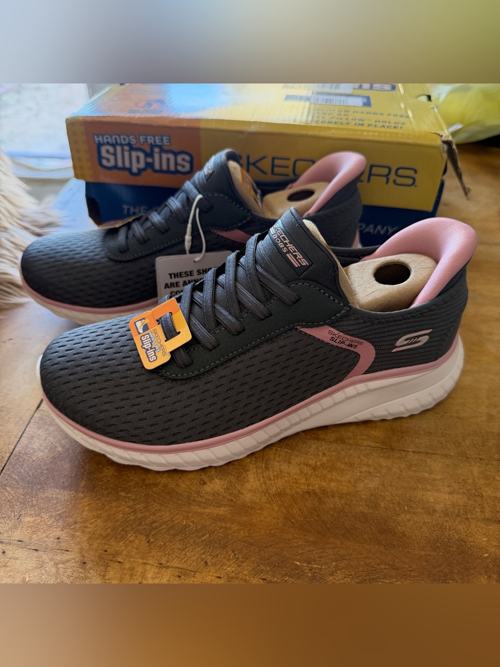 Skechers Hands Free Slip-ins Squad Chaos Daily Inspiration Women's Bobs sz 6